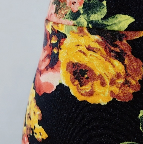 FOREVER 21 Mini Skirt - Picture 2 of 3